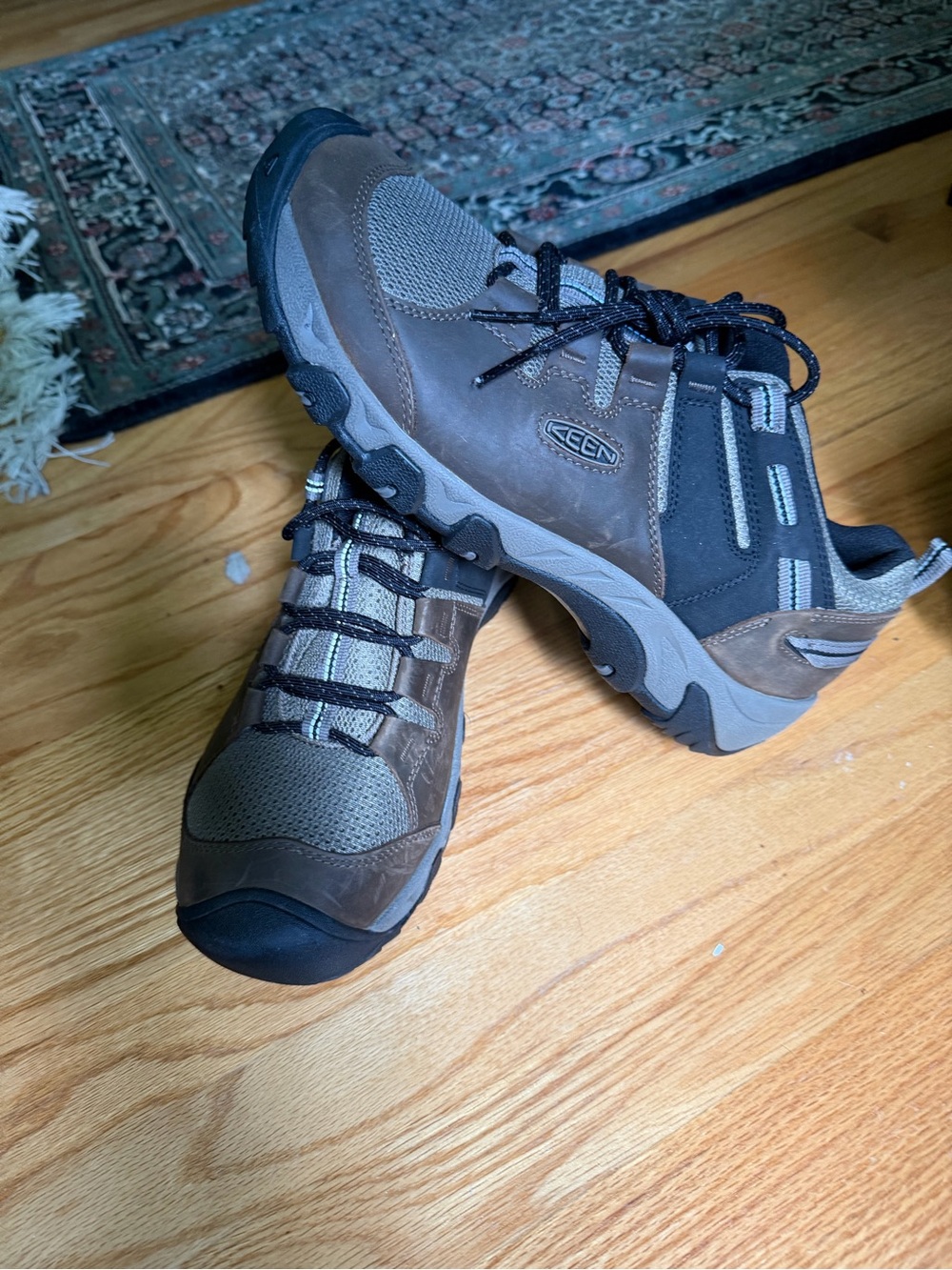 KEEN Men's Brown and Gray Steen Trail Sneakers Sz 11 NWOB